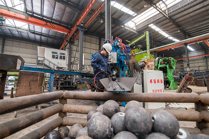 乌兰浩特网架配件-螺栓球加工车间